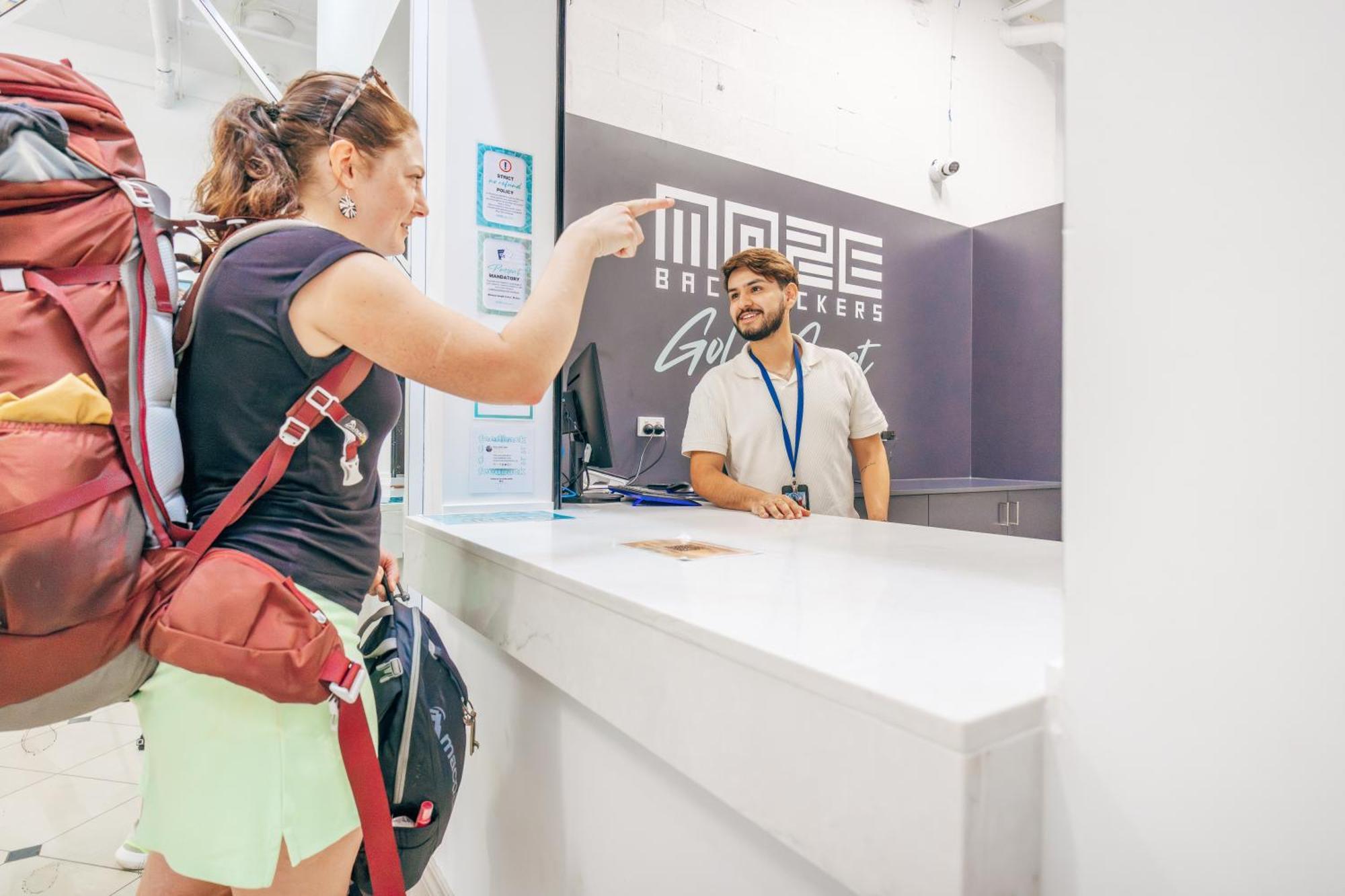 Maze Backpackers - Gold Coastホステル エクステリア 写真