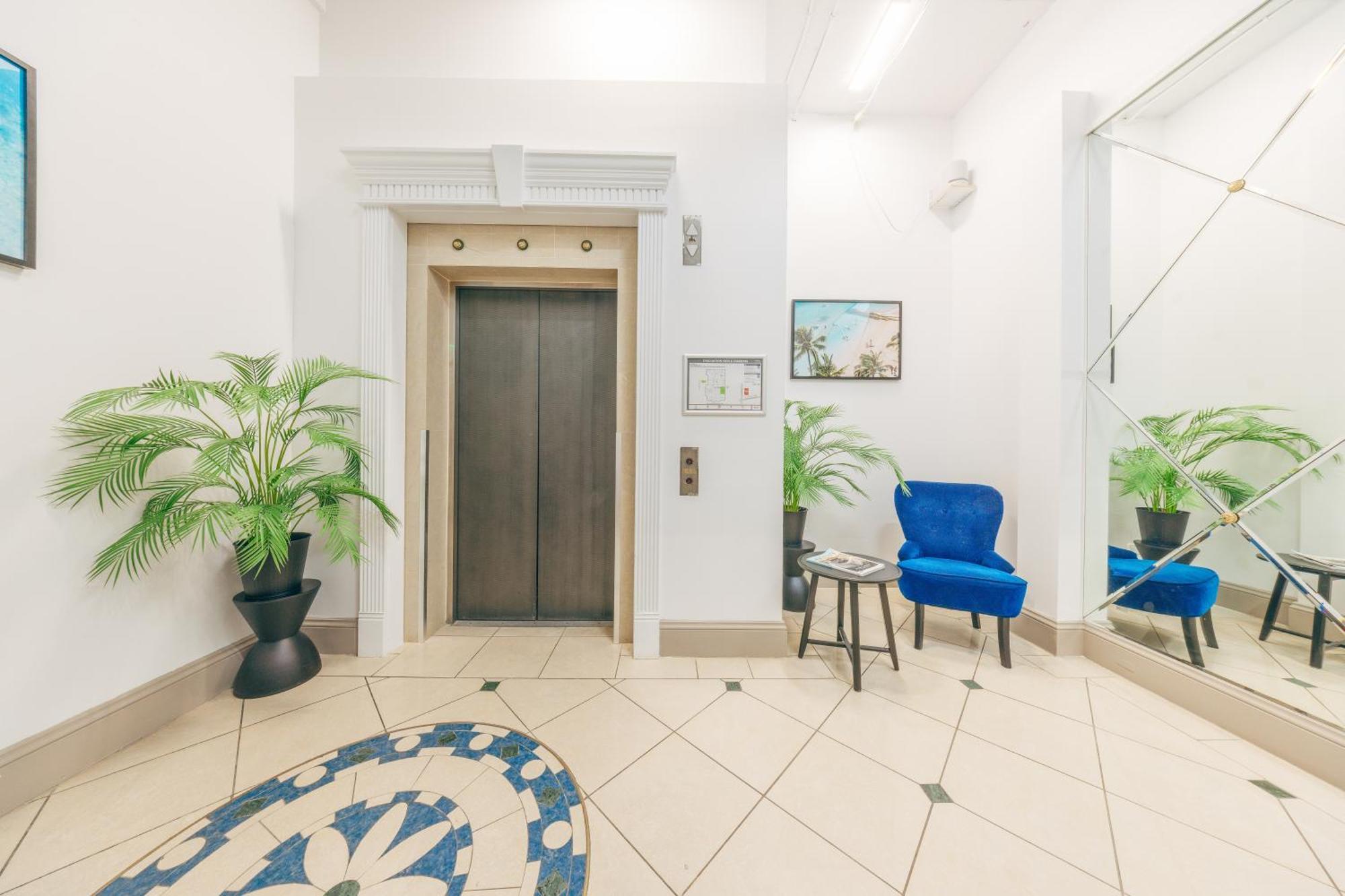 Maze Backpackers - Gold Coastホステル エクステリア 写真