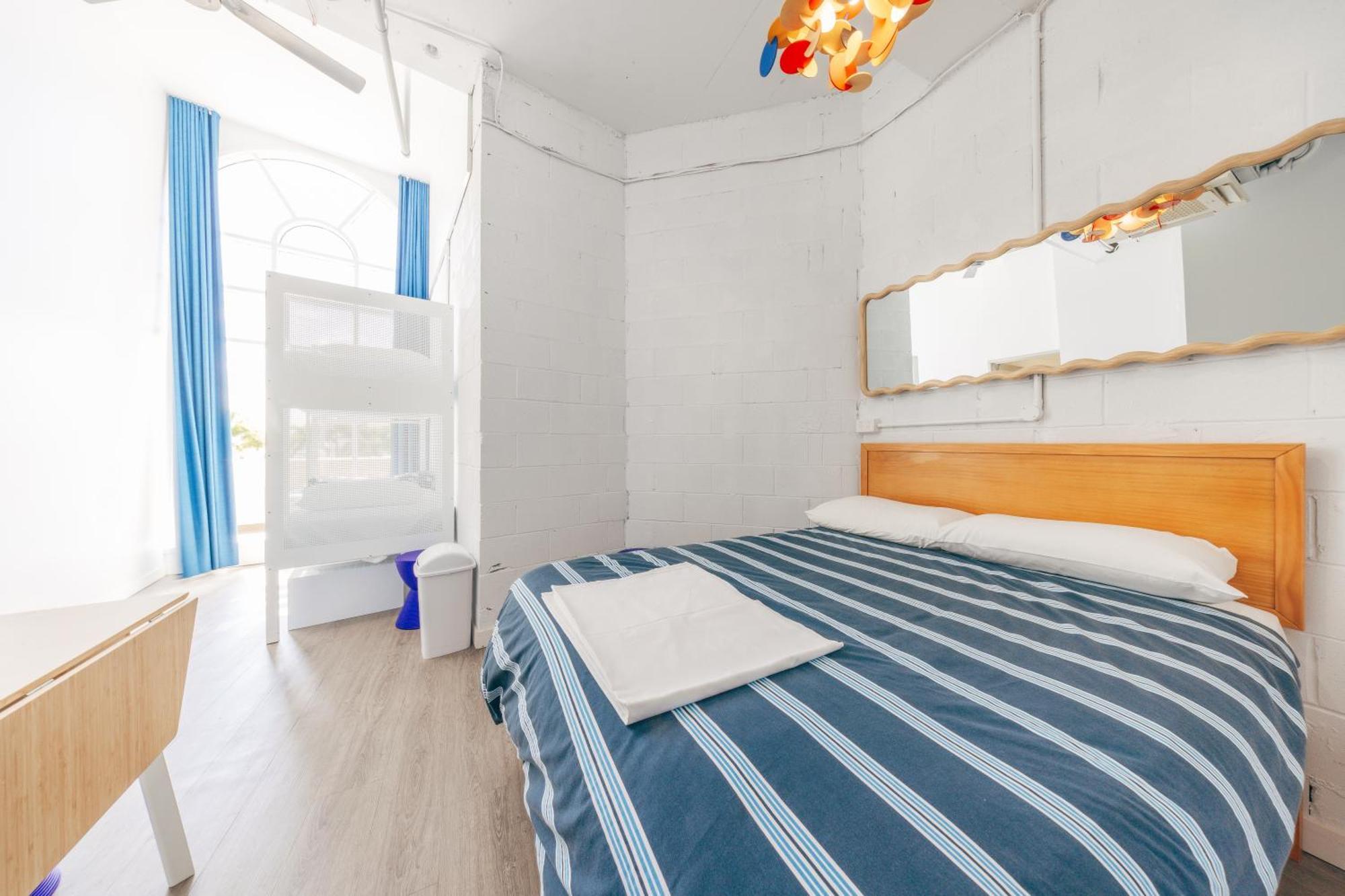 Maze Backpackers - Gold Coastホステル エクステリア 写真