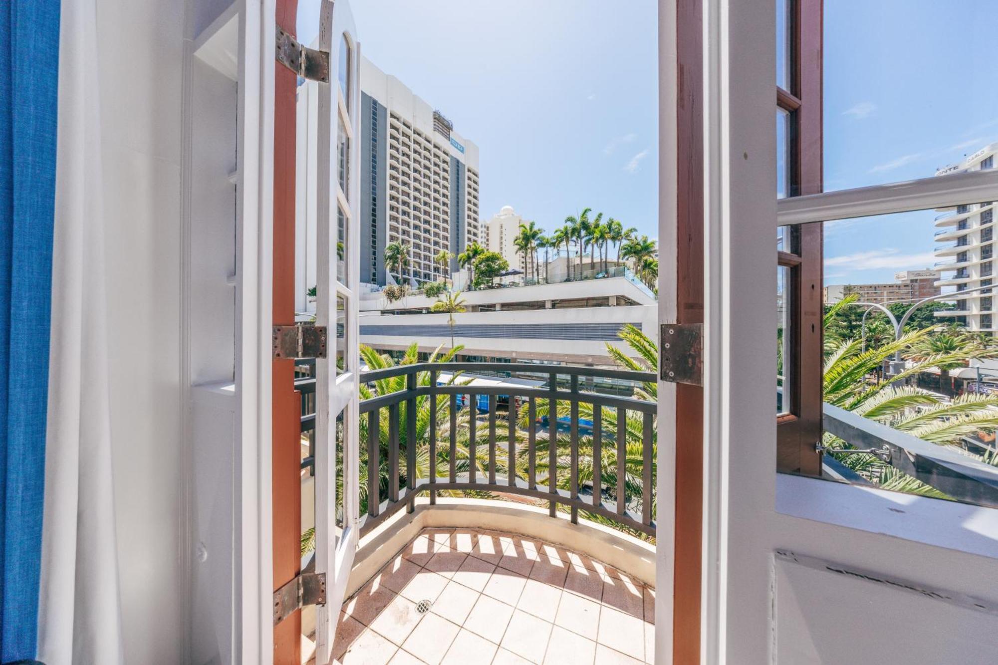 Maze Backpackers - Gold Coastホステル エクステリア 写真