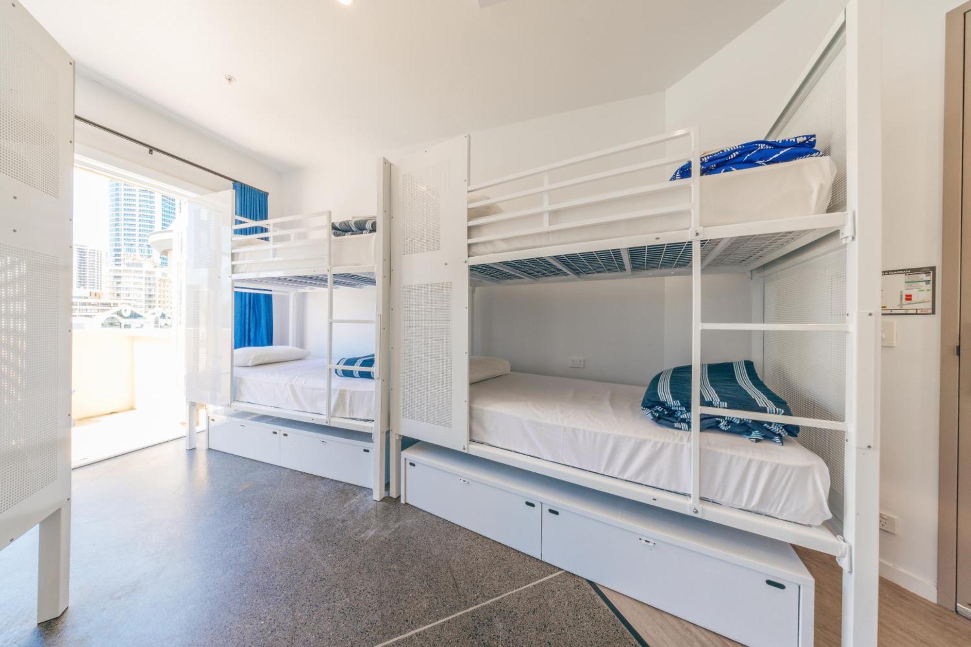 Maze Backpackers - Gold Coastホステル エクステリア 写真