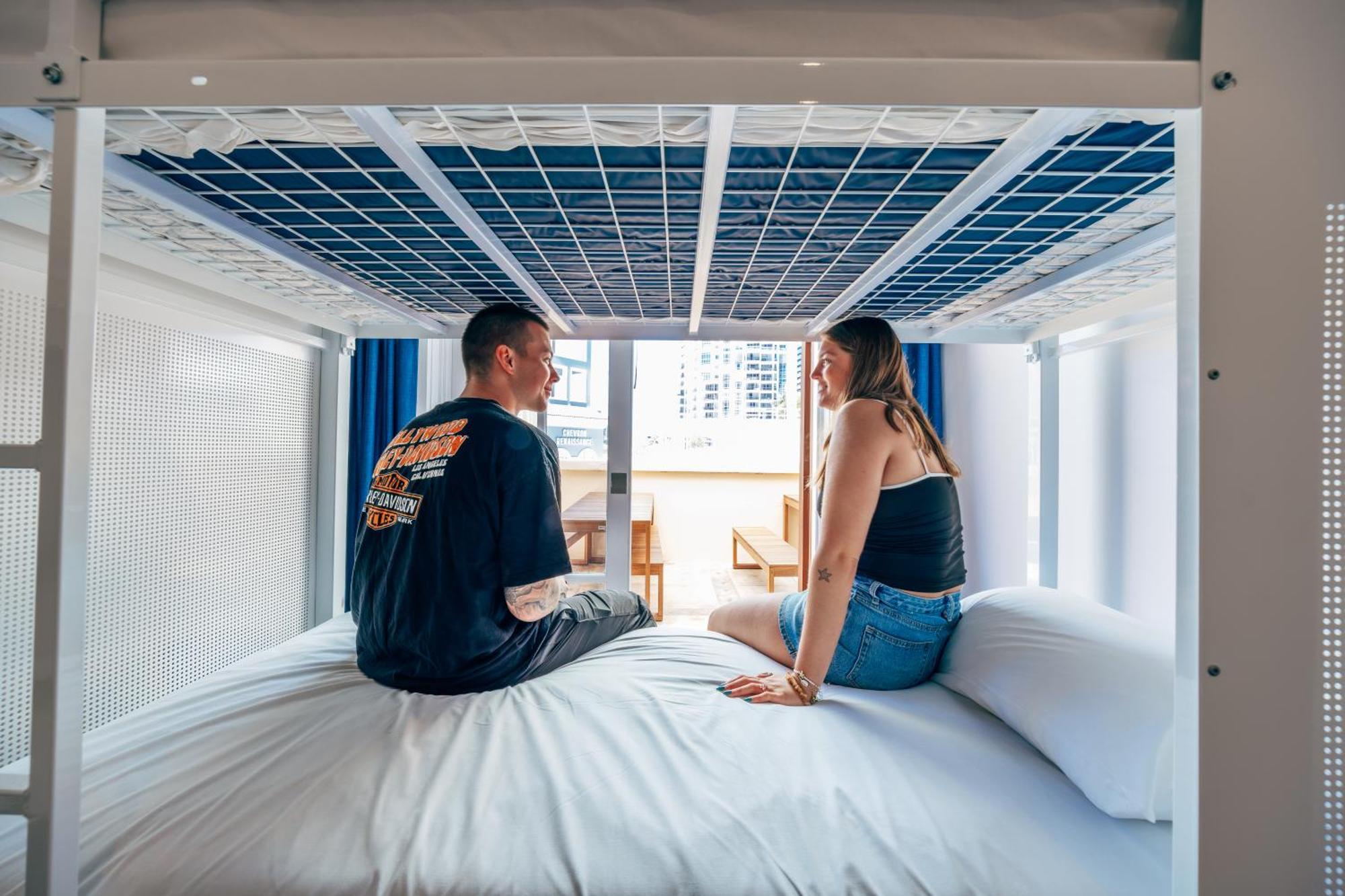Maze Backpackers - Gold Coastホステル エクステリア 写真